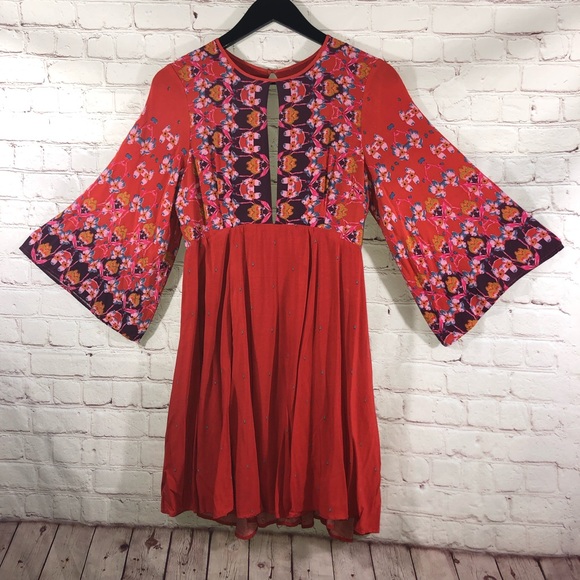 ECOTE Shift Dress Red Floral Bat Wing Sleeves - Picture 1 of 7